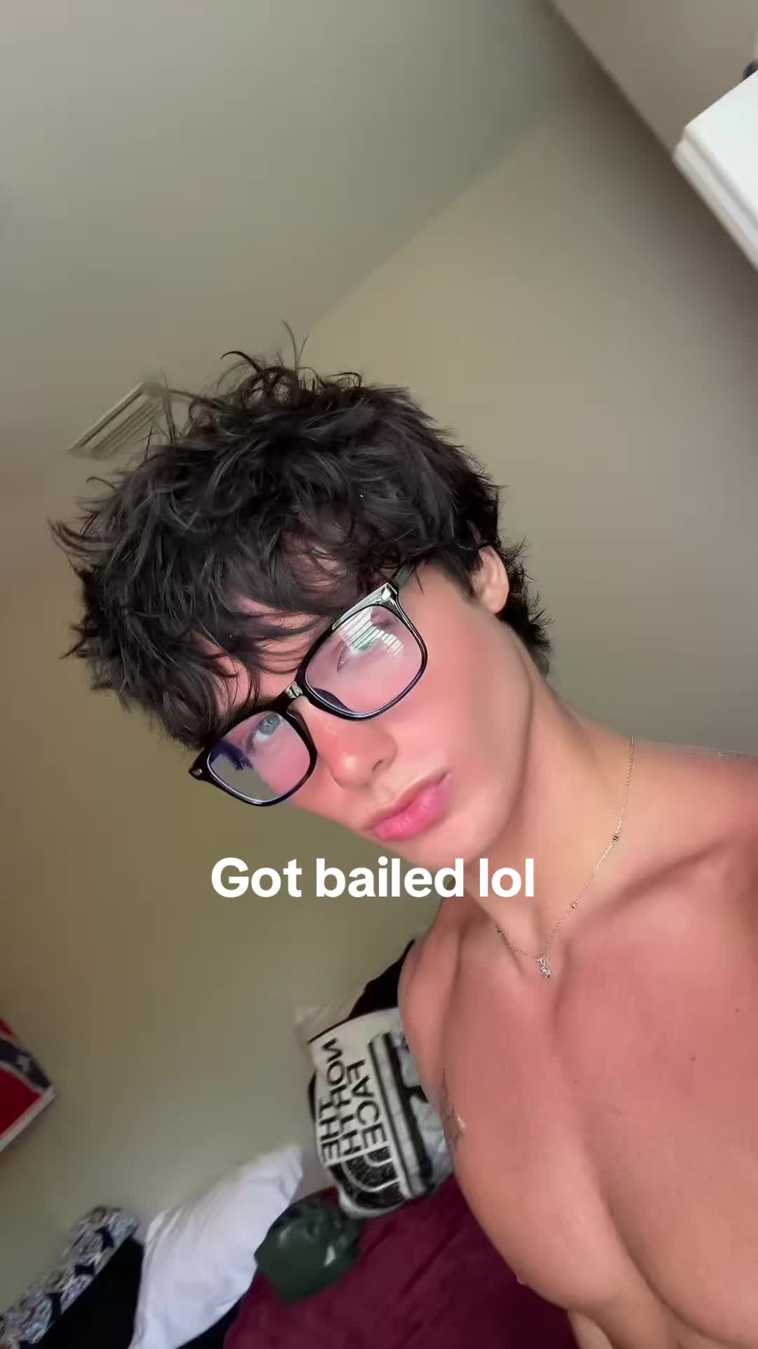 @Hullo