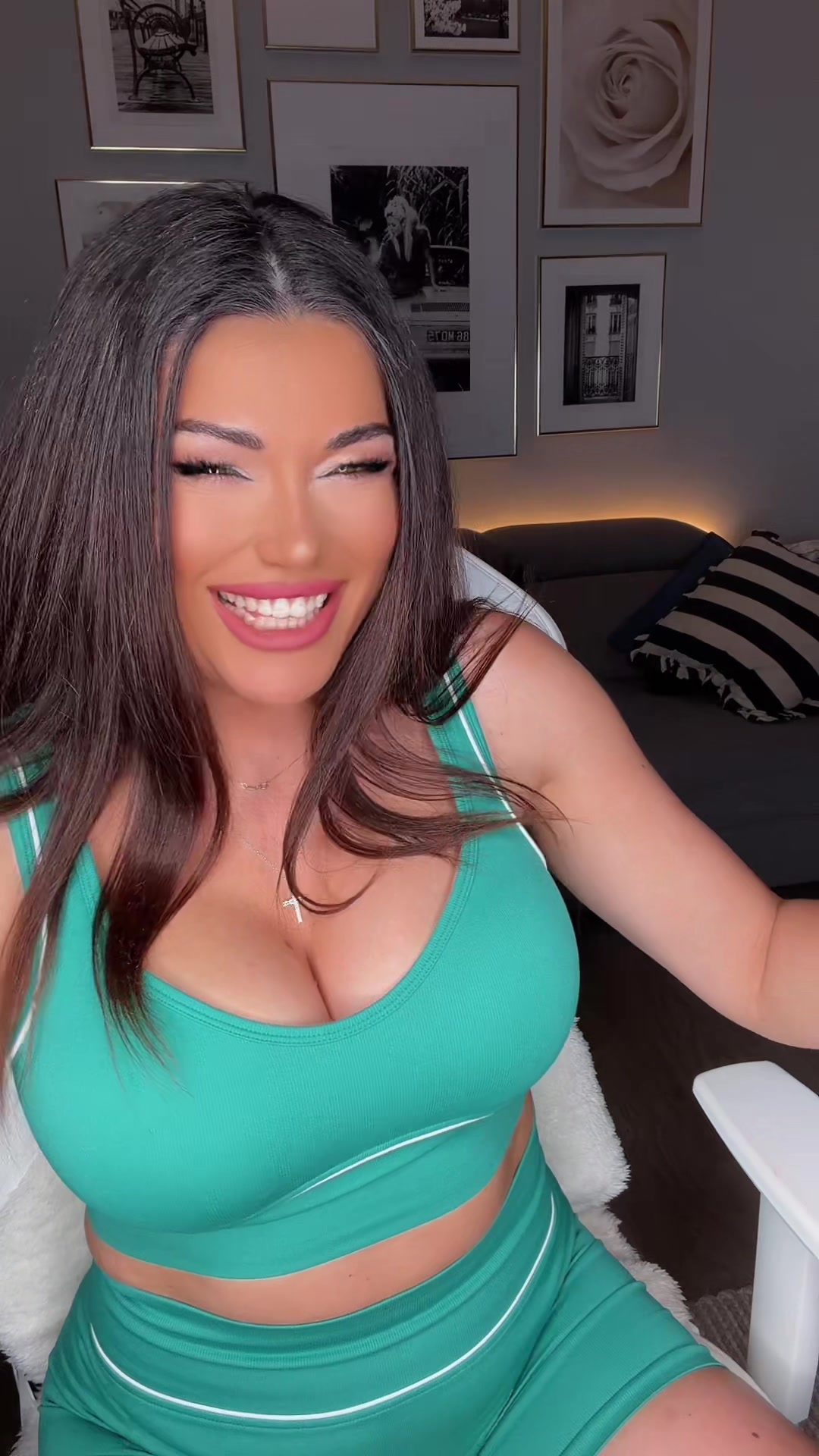 @Valentina