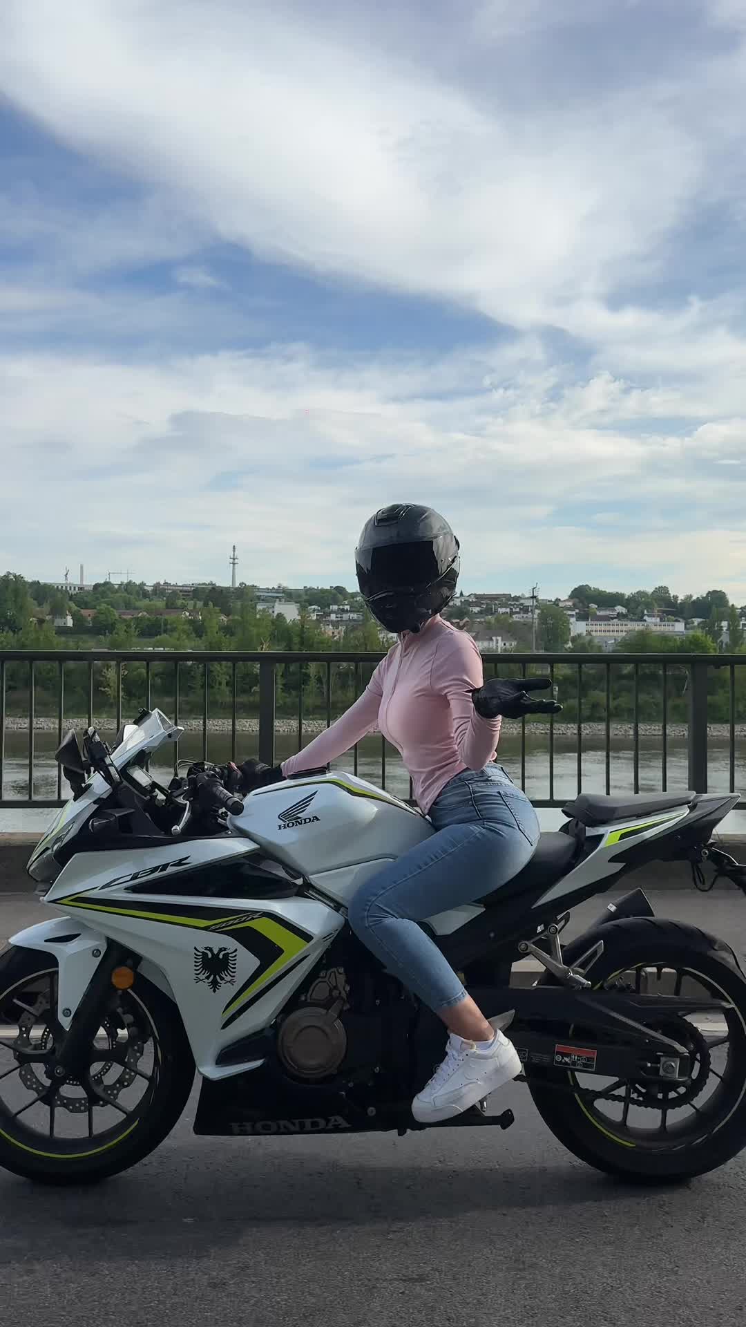 @Anit.baj