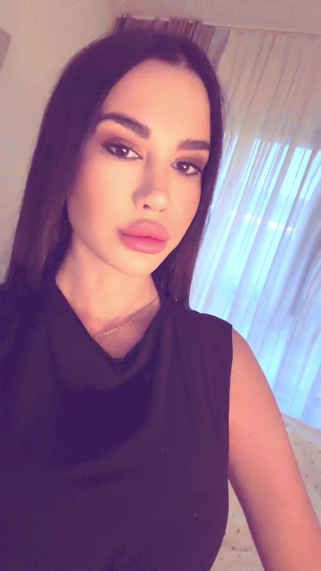@elenadostic
