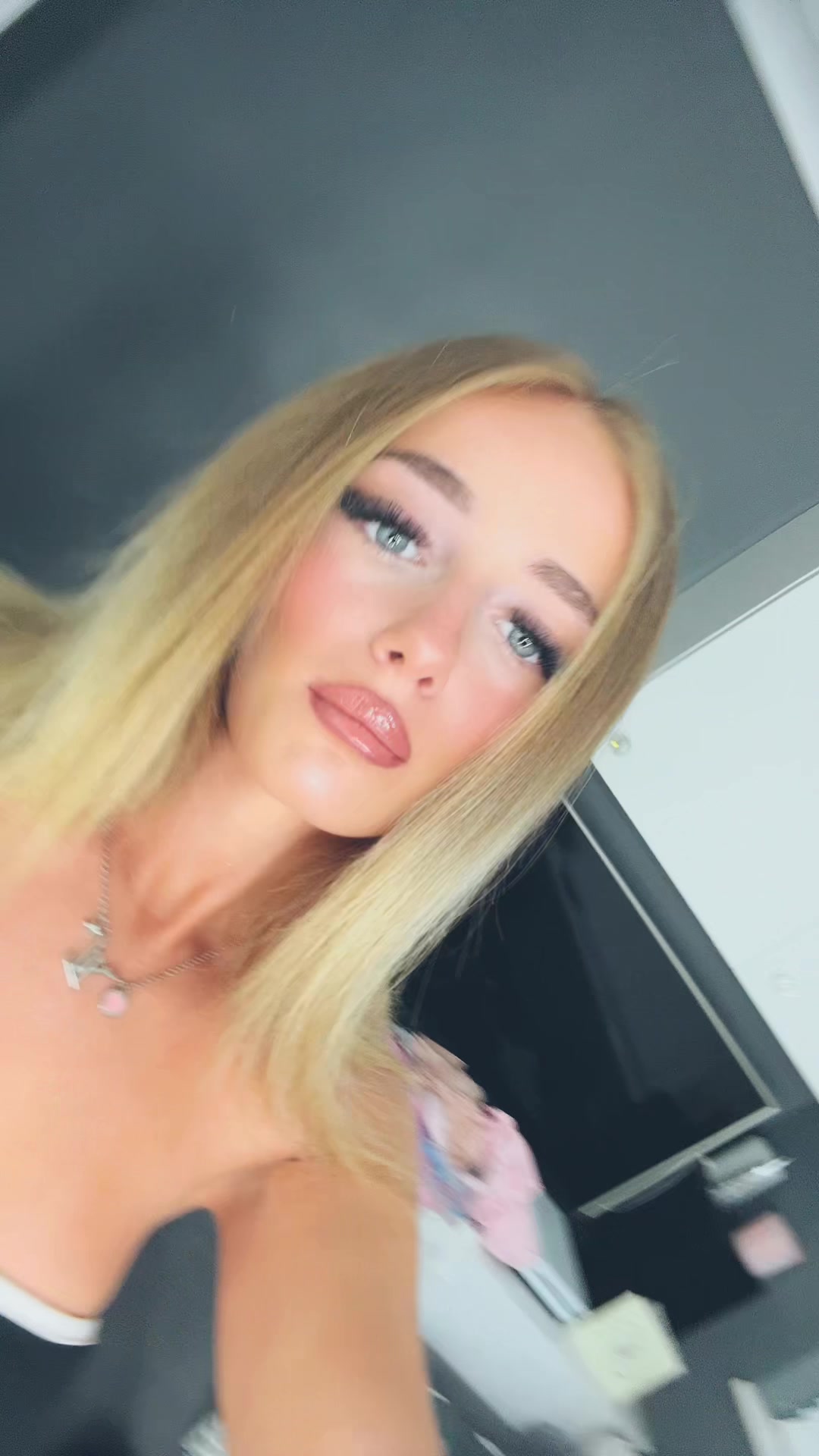 @💕𝓒𝓱𝓪𝓻𝓵𝓮𝓲𝓰𝓱 💕