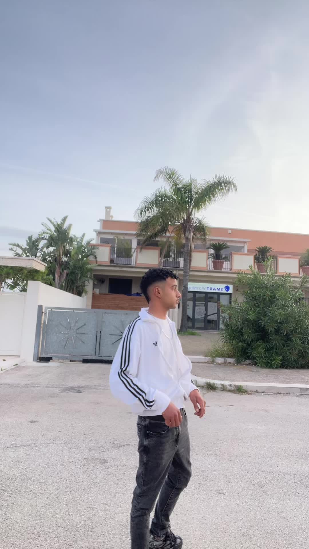 @🧑🏽&zwj;🦱Makrem🧑🏽&zwj;🦱