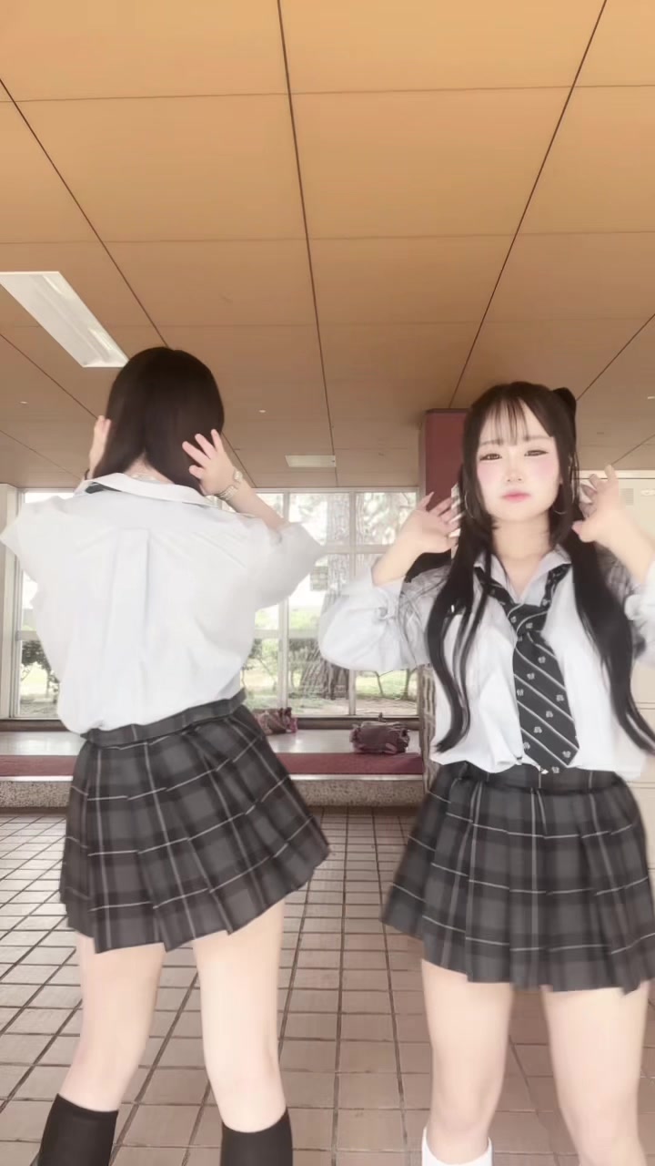 @モモカ