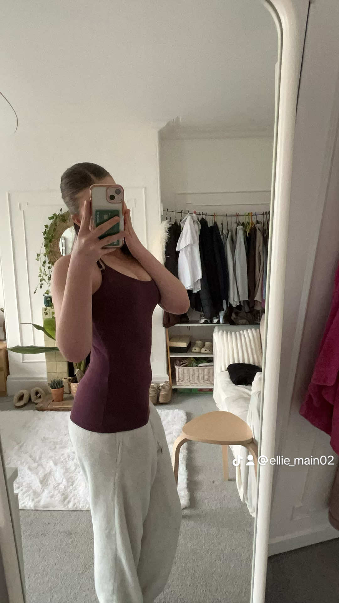 @ellie_main02