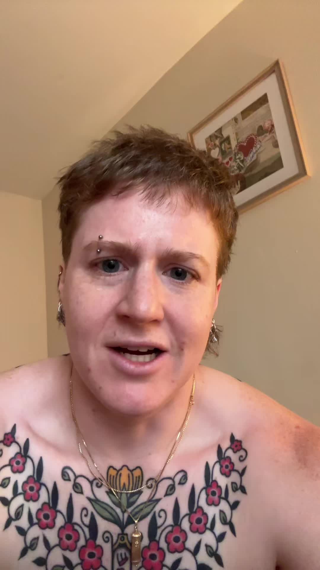 @lesbianlifts