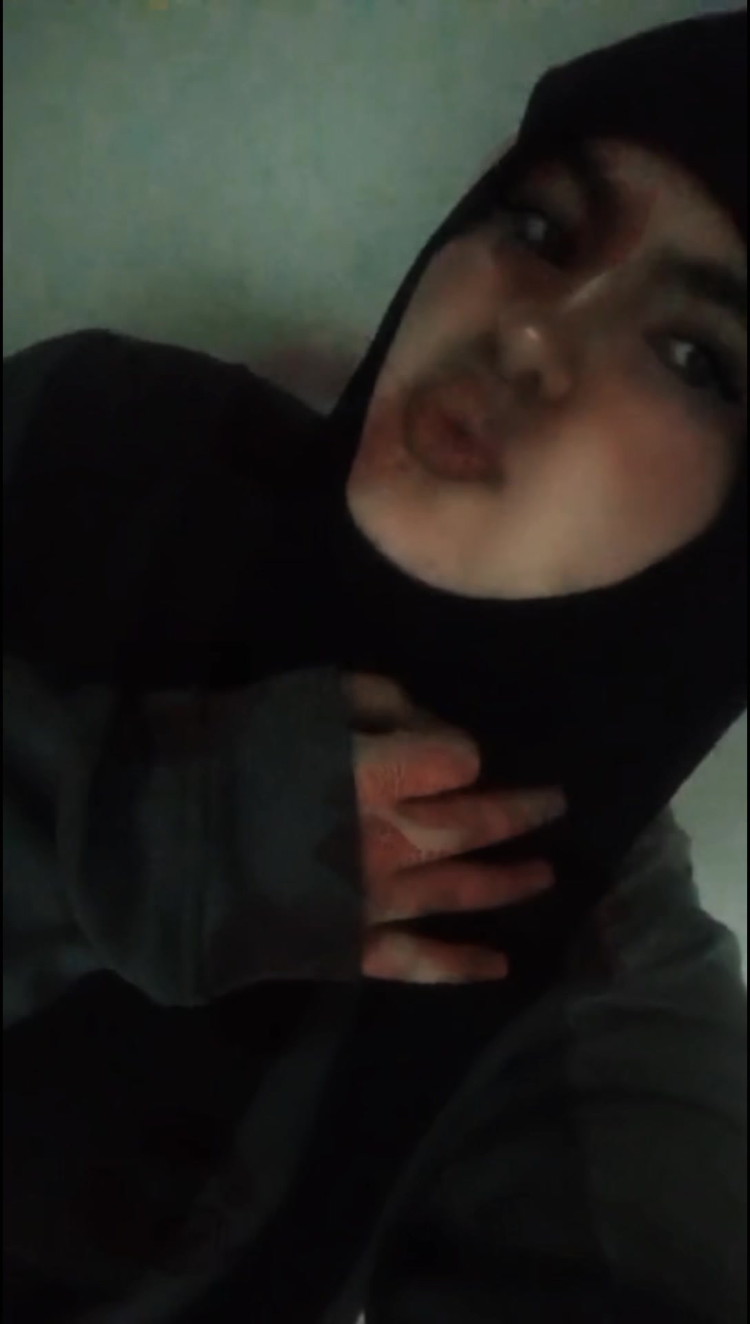 @Donushii..🖤