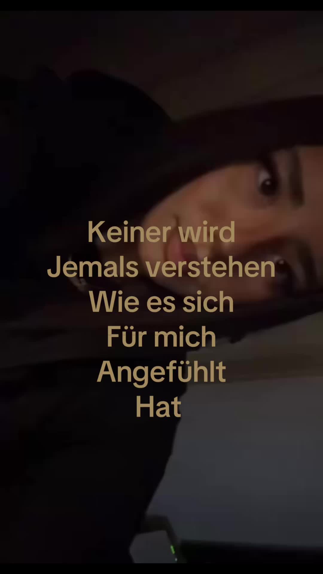 @𝑬