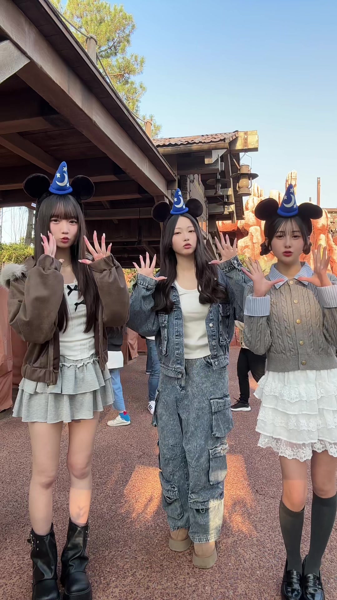 @るう