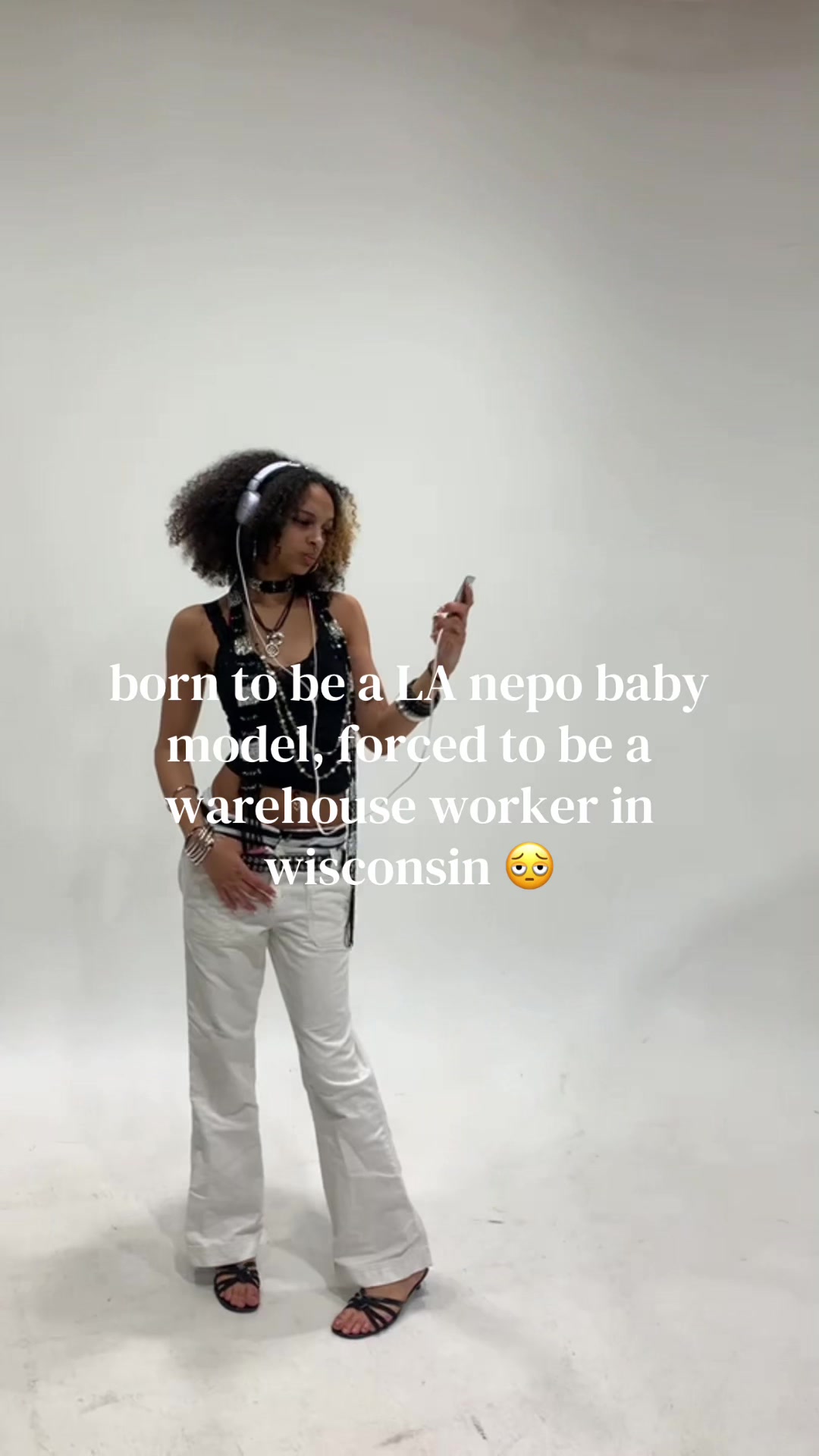 @lex 👩🏽&zwj;🎤