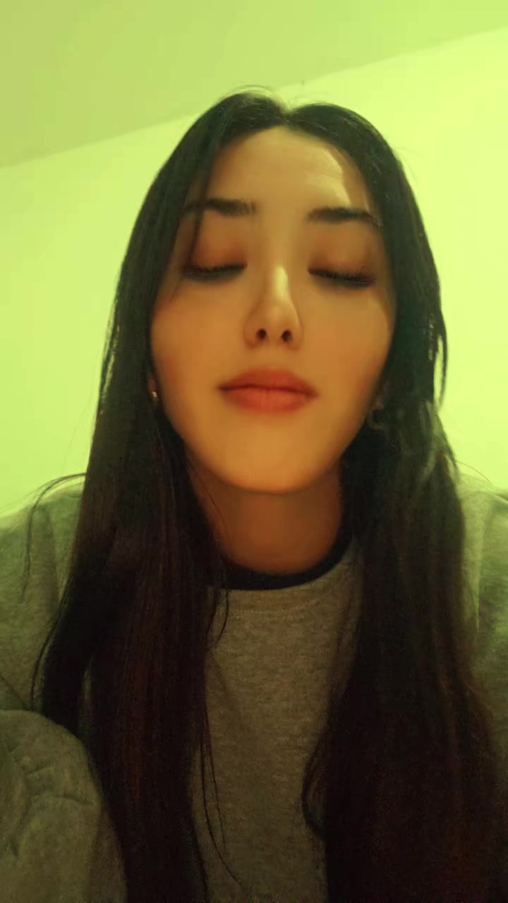 @🦋