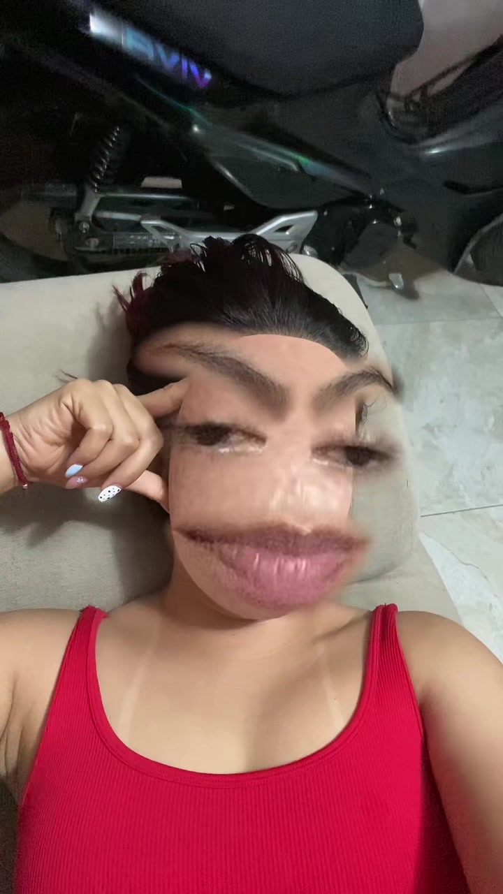@Laura Daniela 🌝