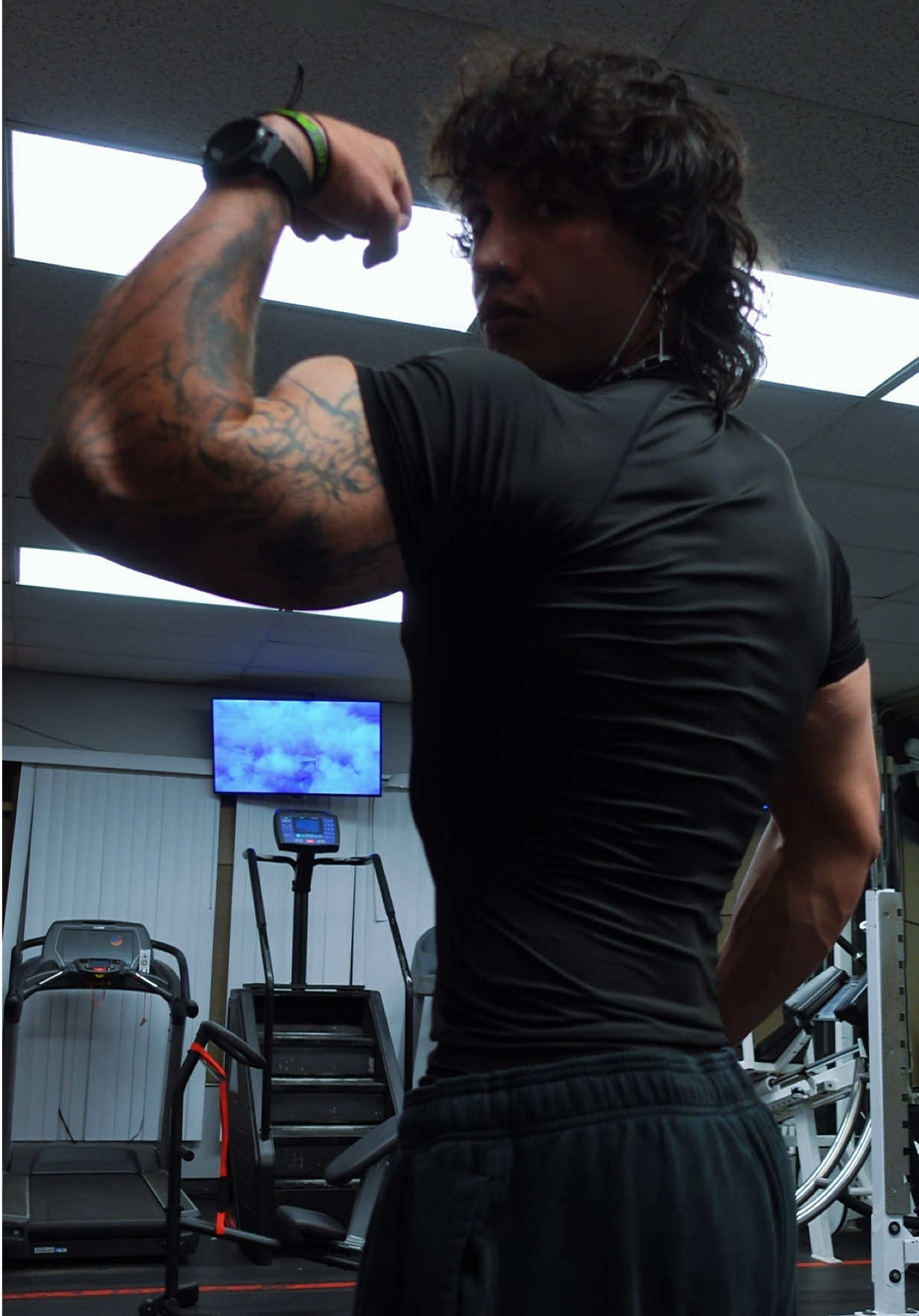 @julianghoulian_