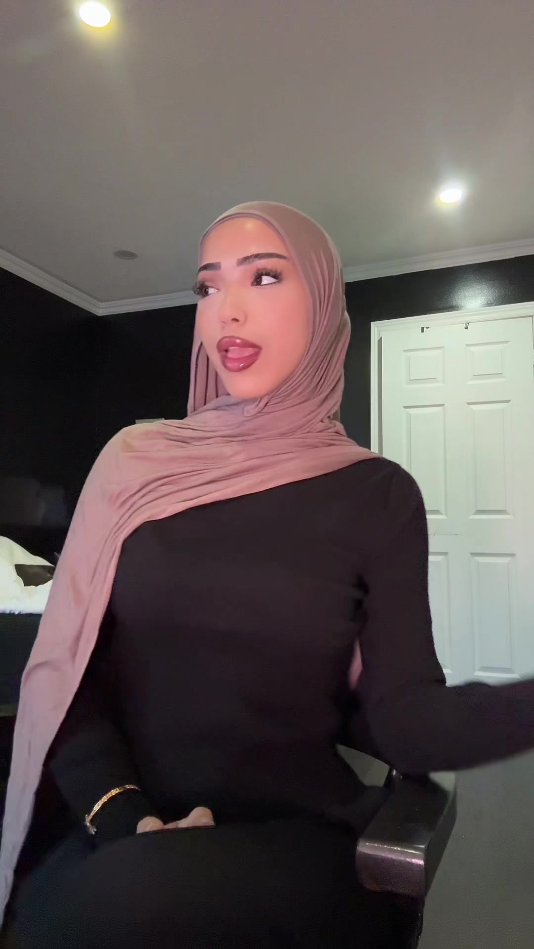 @لارا