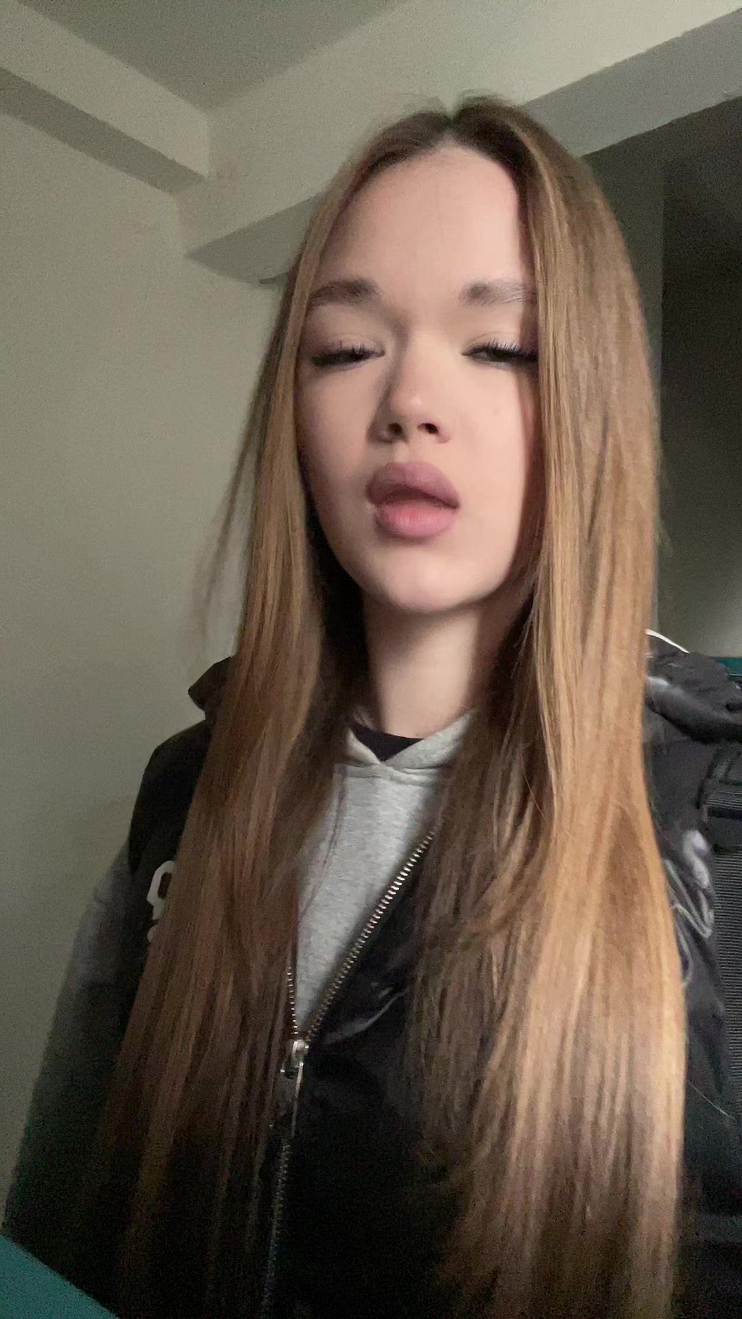 @ксюндель