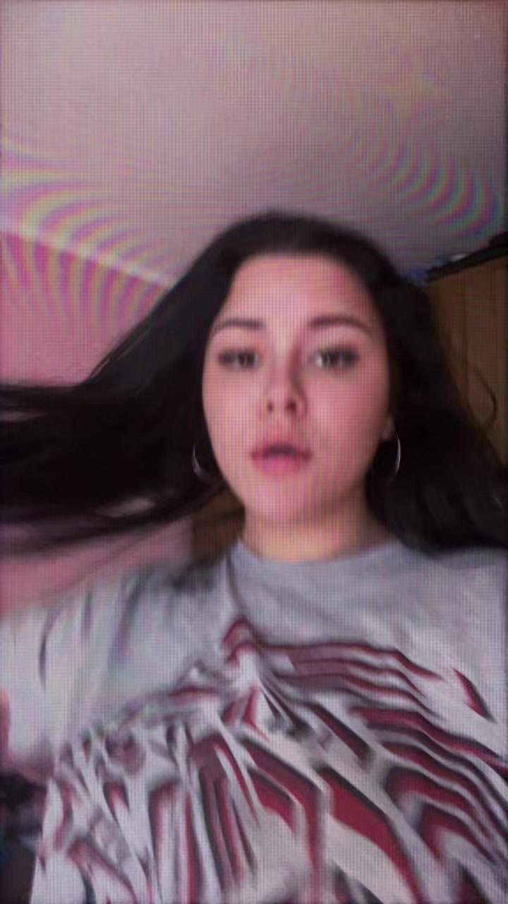 @neeveenica