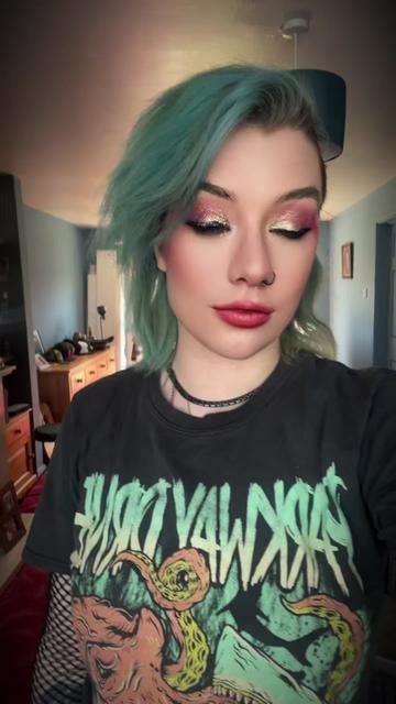 @Chaos.In.Pocket.Form🖤🤟🏻