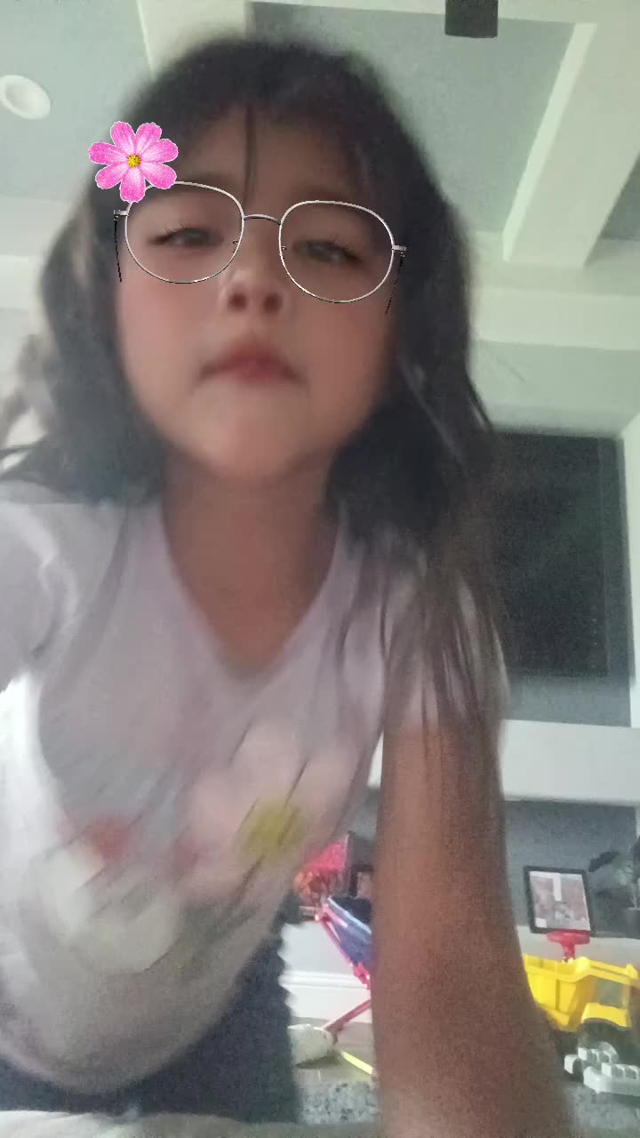 @Chloe Casares