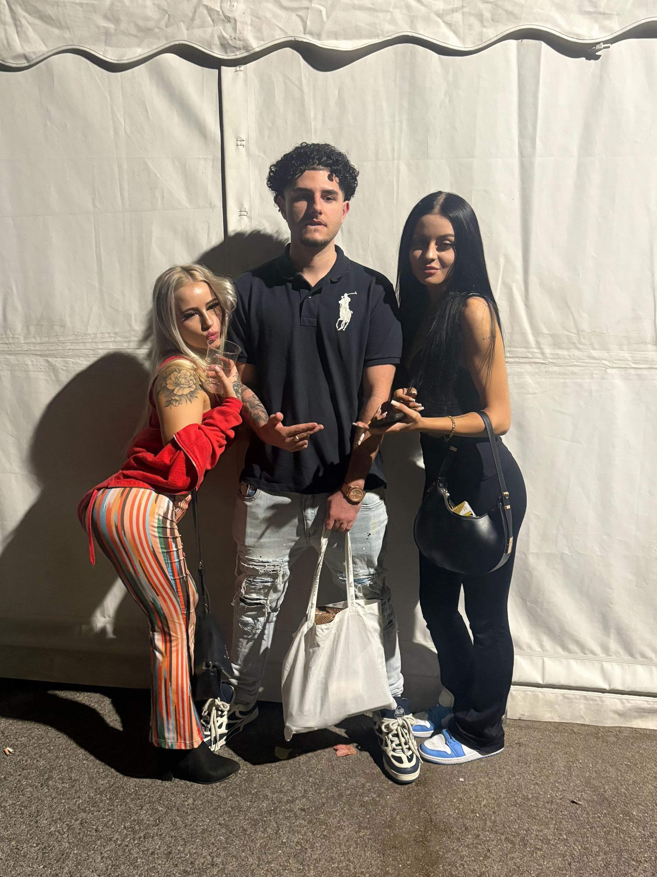 @𝐚𝐧𝐣𝐚-𝐜𝐚𝐫𝐢𝐧𝐚 💙🤍