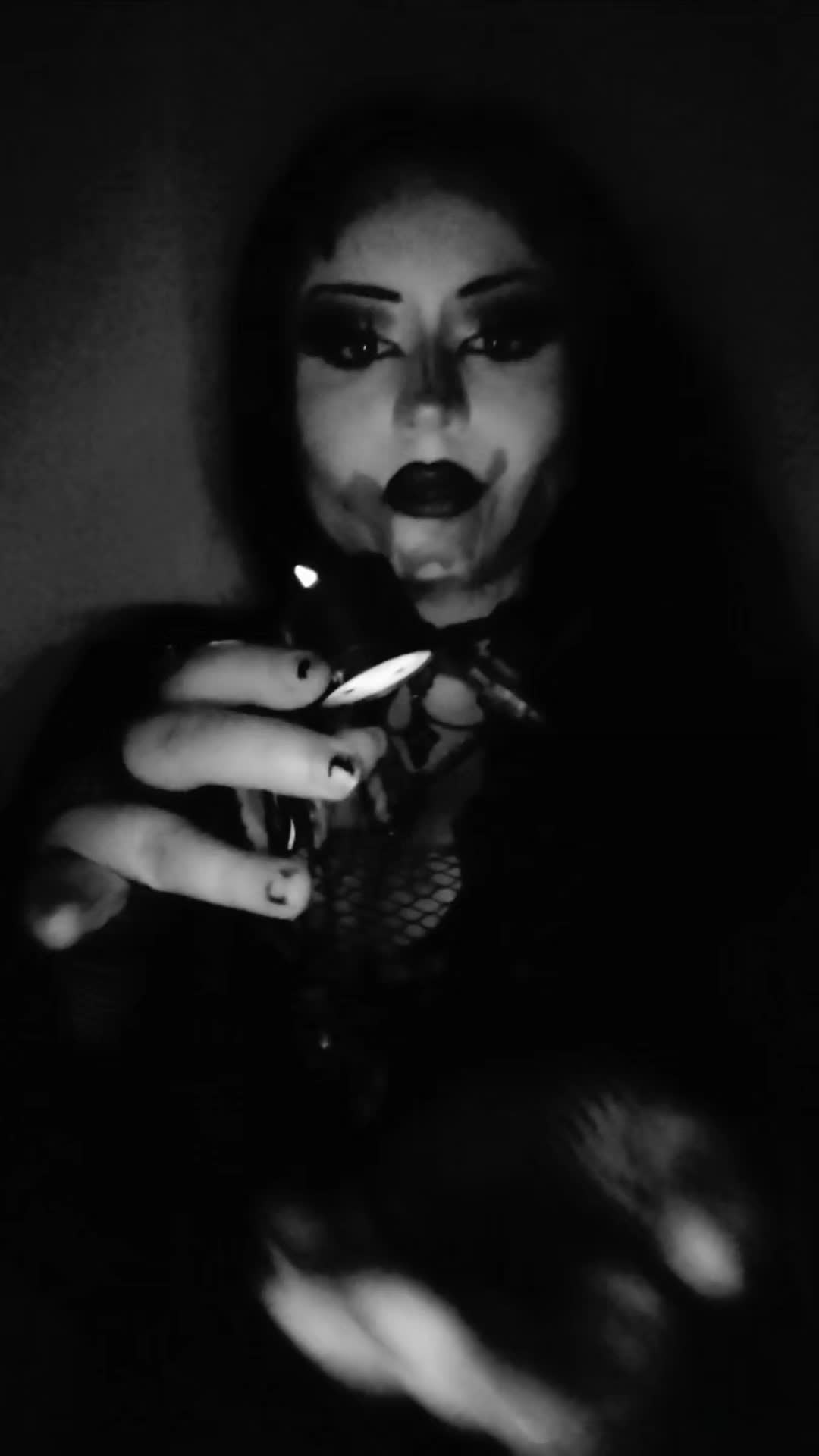 @lilly ✟☠︎︎