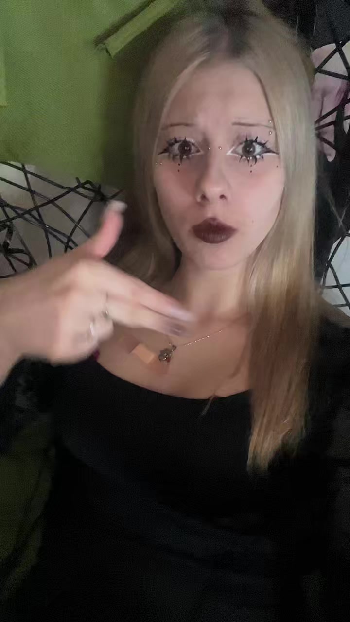 @bloody.kitty