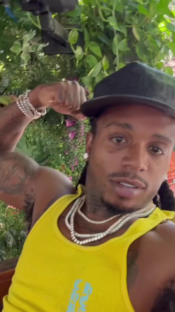 @Jacquees