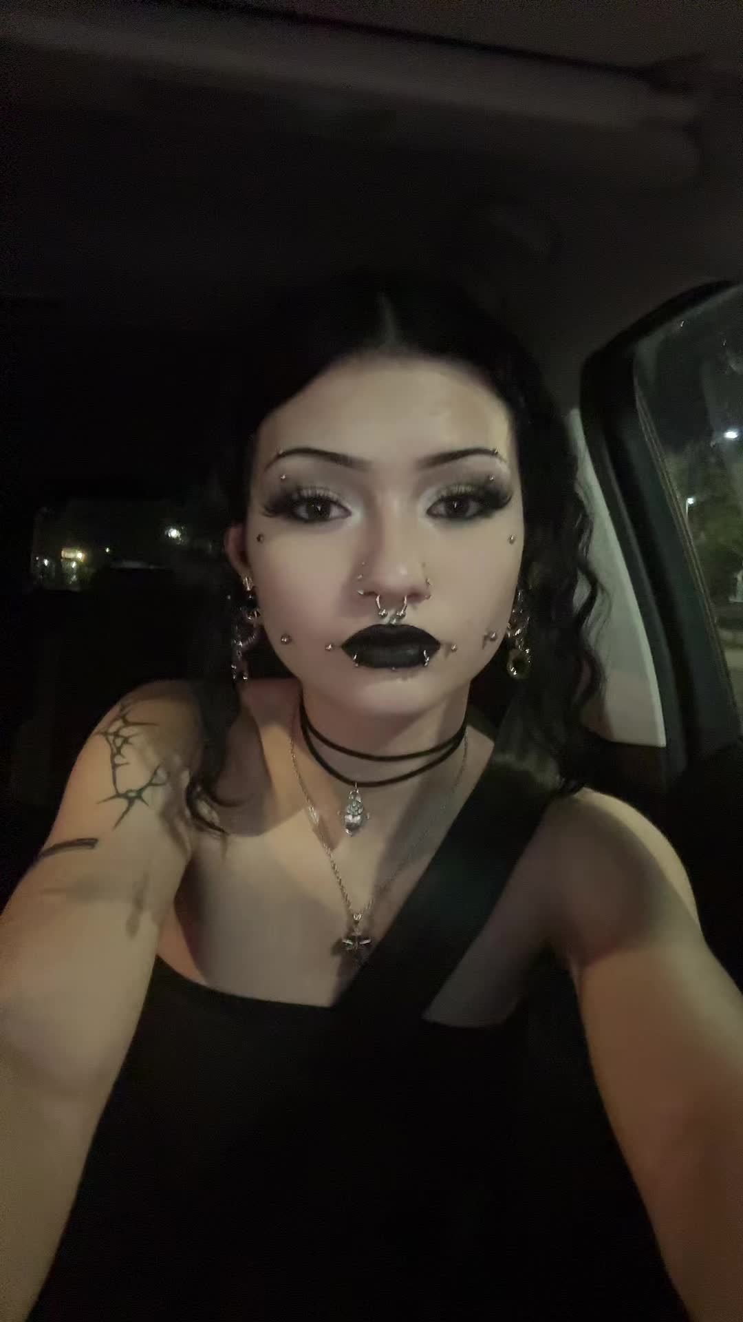 @miss.porcelain_