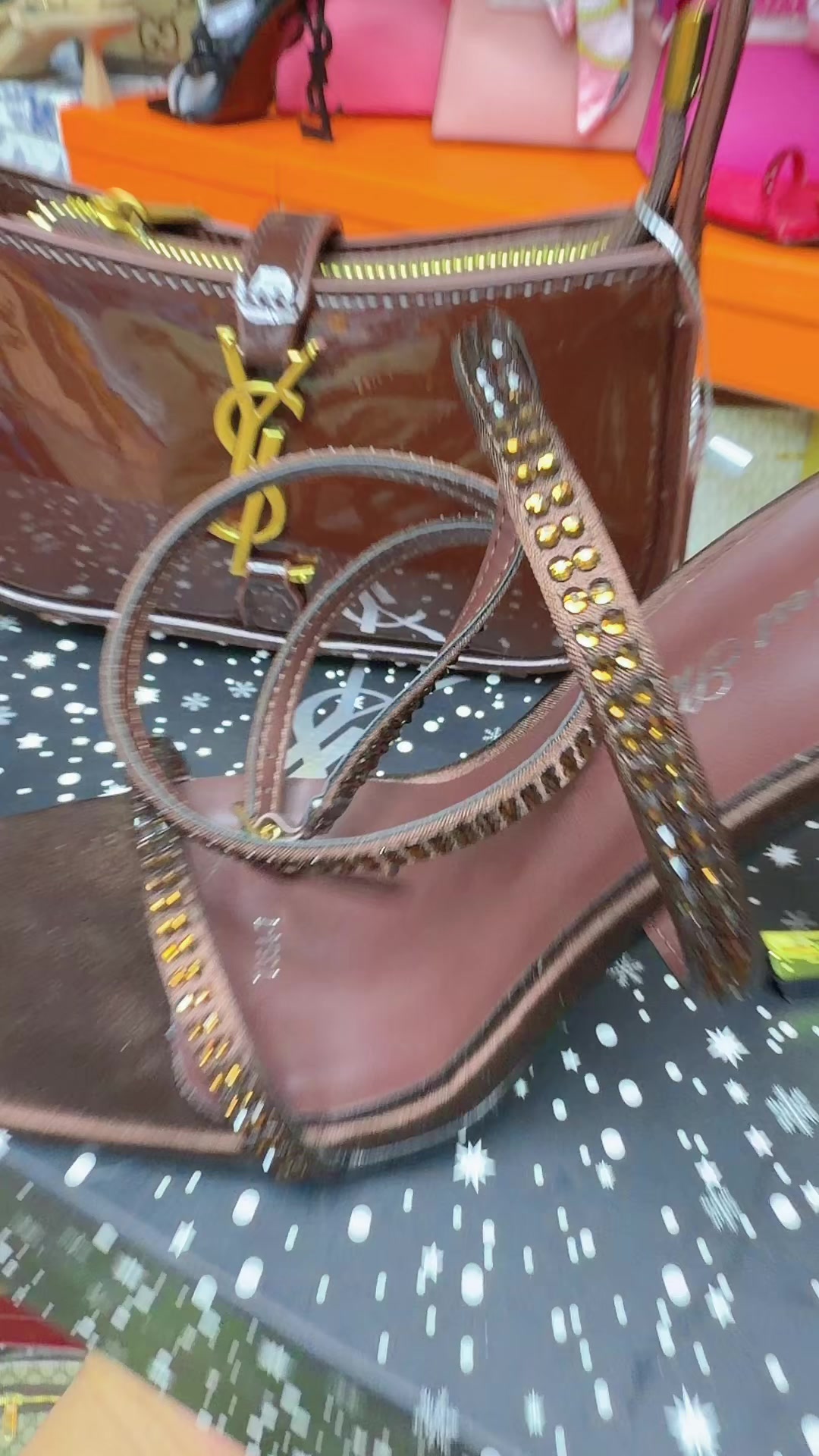 @هميزات هالة