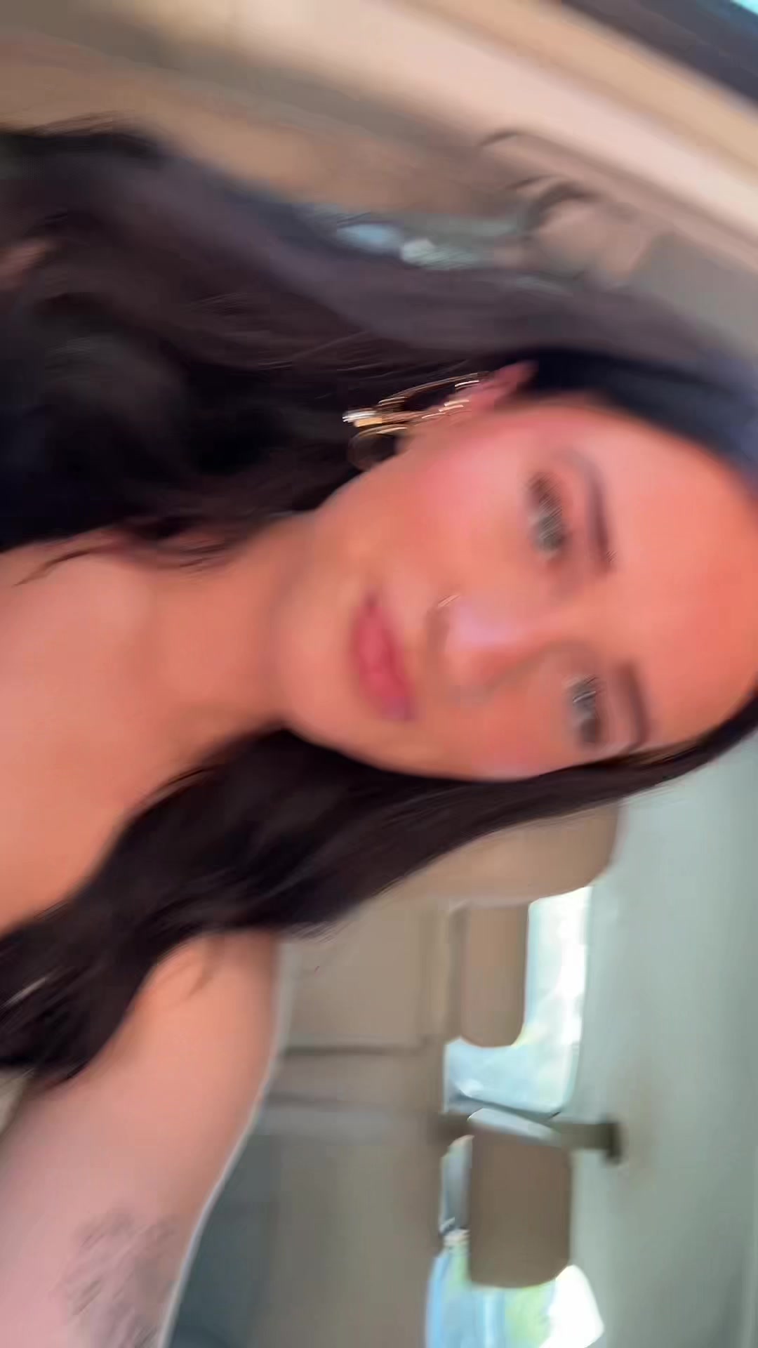 @halleguinn1