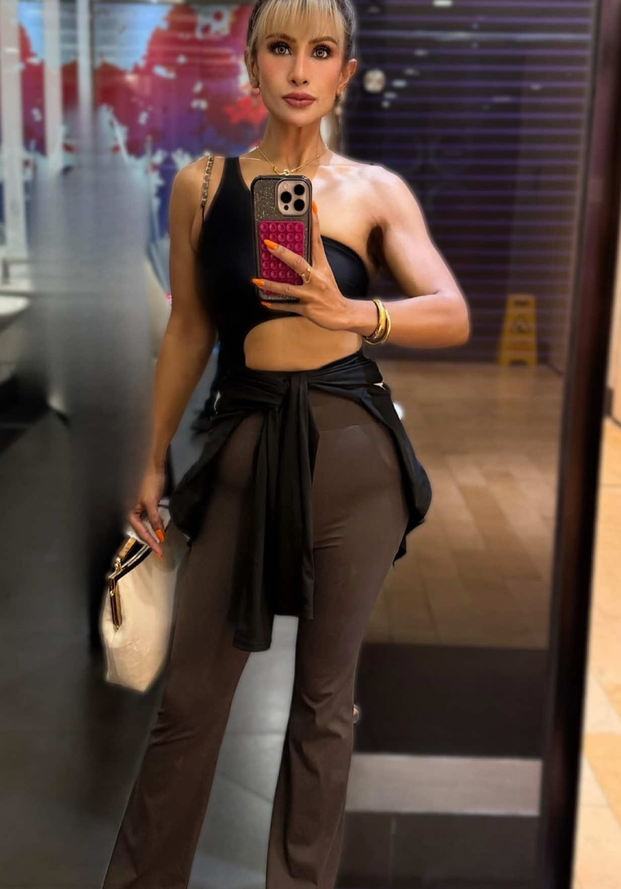 @schanooladiva