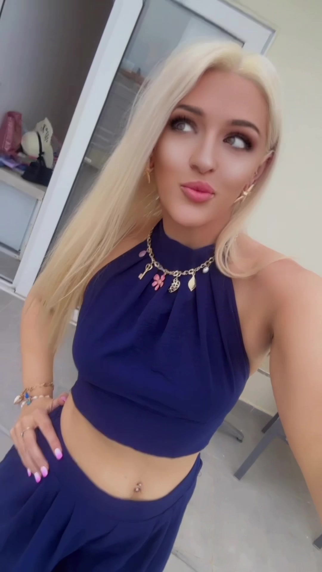@xholliexb