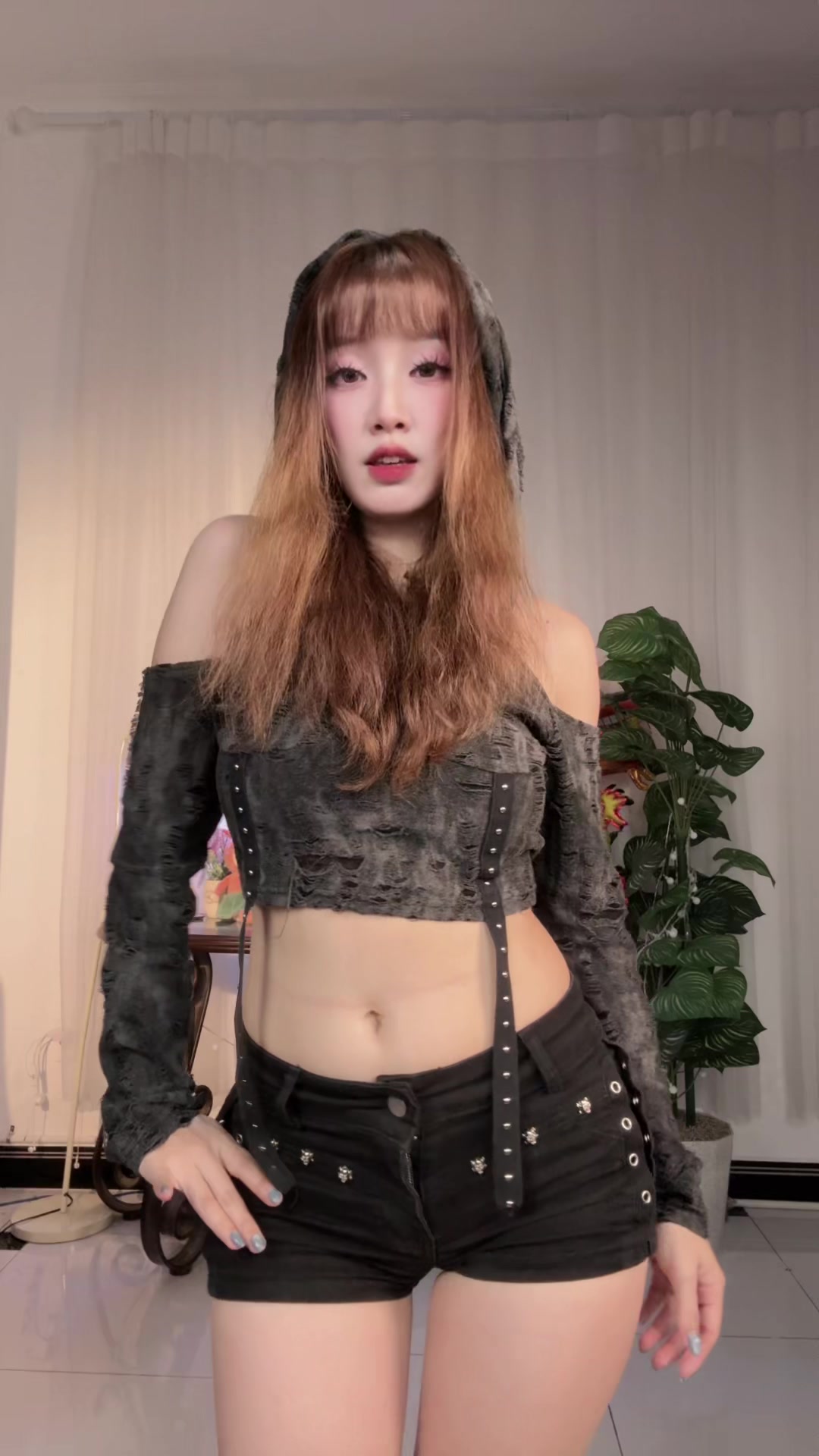 @𝓗𝓪̀ 𝓥𝓲 🌷
