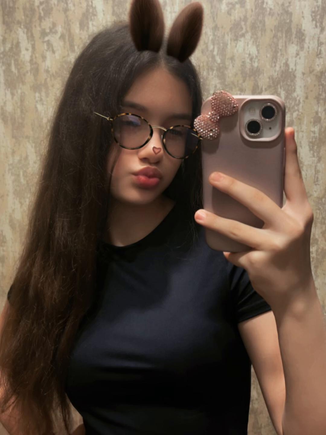 @🎭
