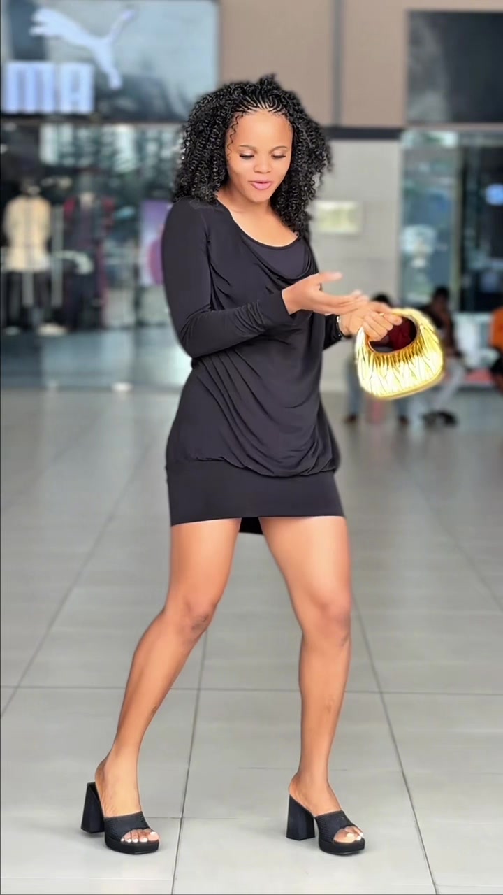 @afroblueries