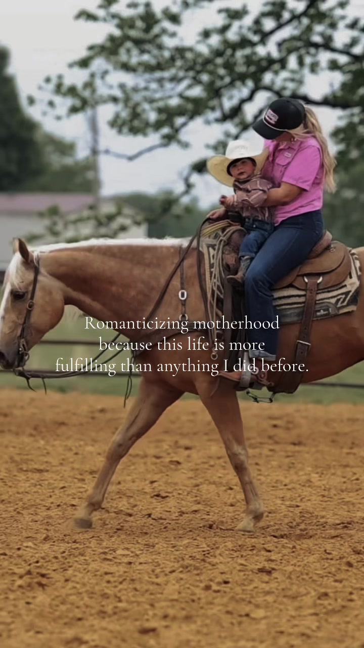 @HOLLY|RANCH WIFE & SAHM