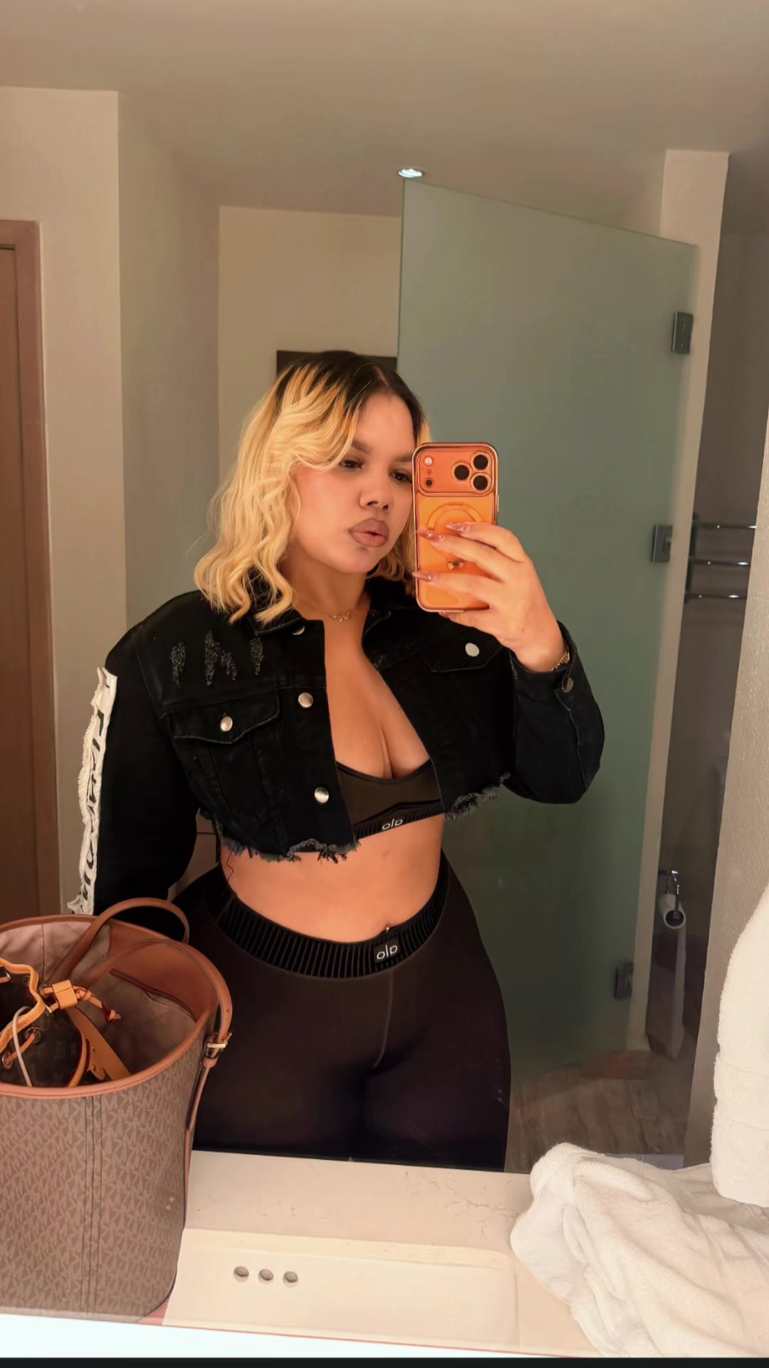 @yanelis254
