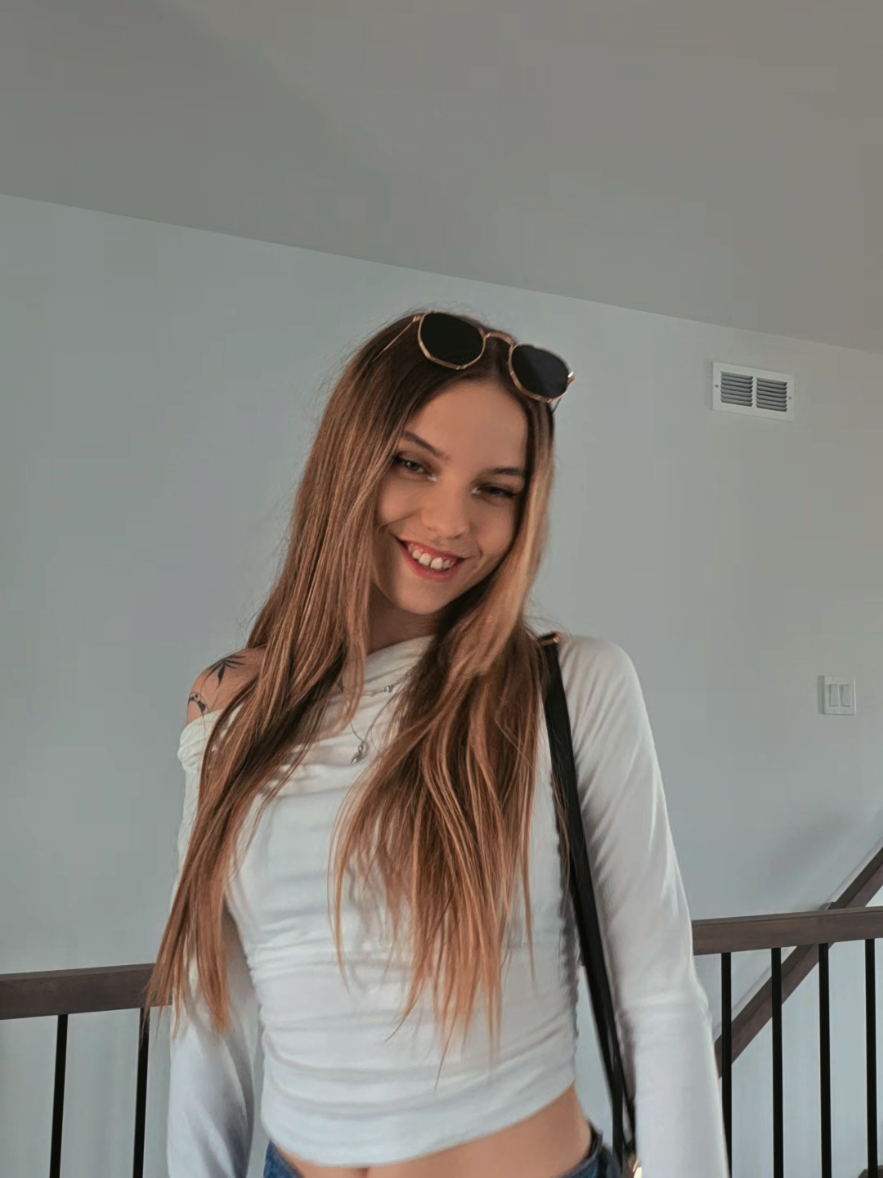 @H&eacute;l&eacute;na🖤
