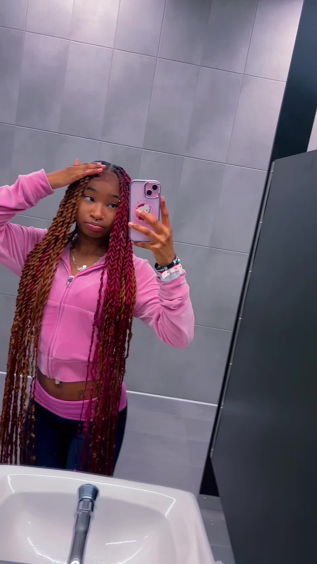@RENIDAPOOH🧸👩🏾&zwj;❤️&zwj;💋&zwj;👩🏾