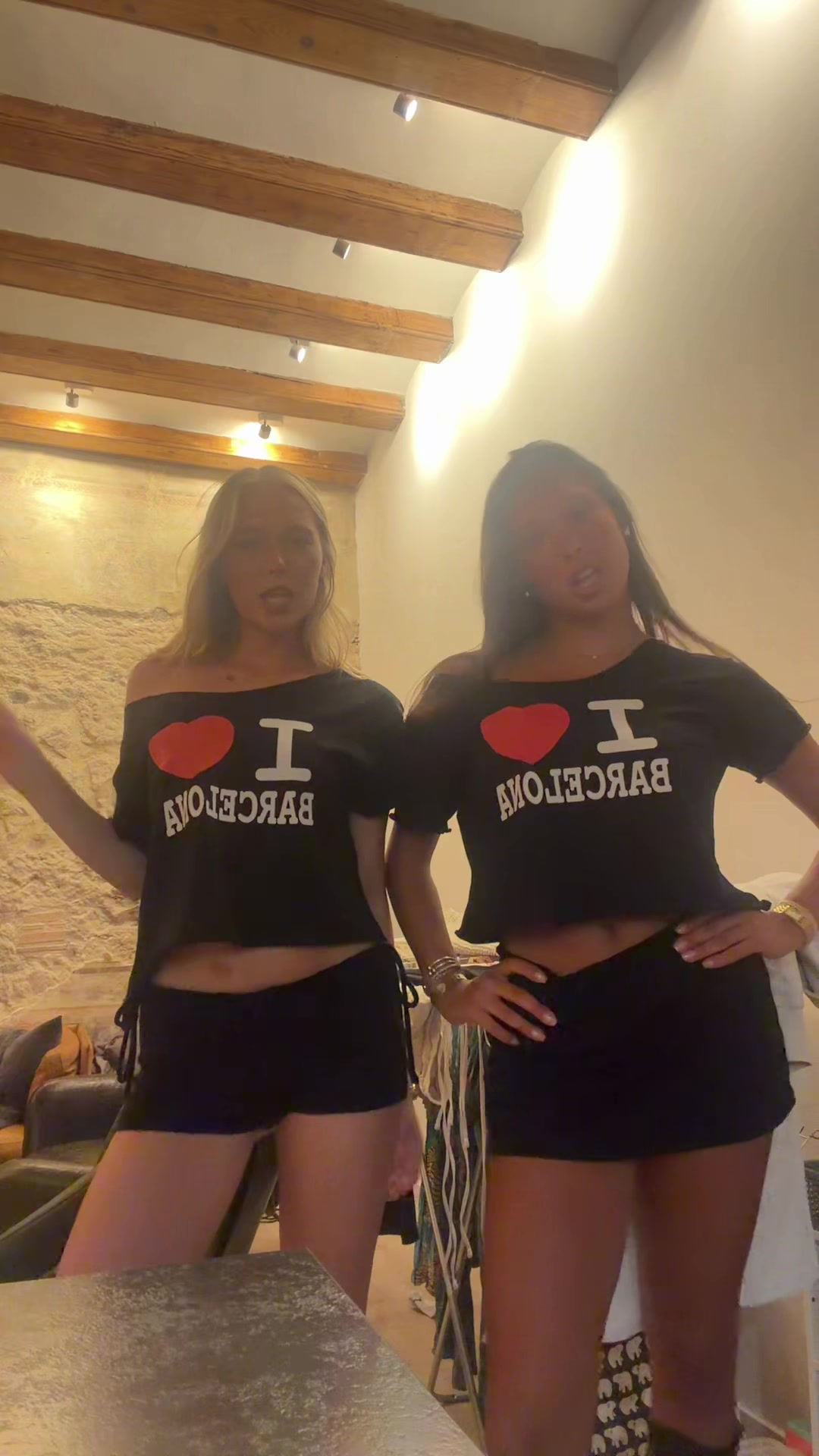 @taralumulholland