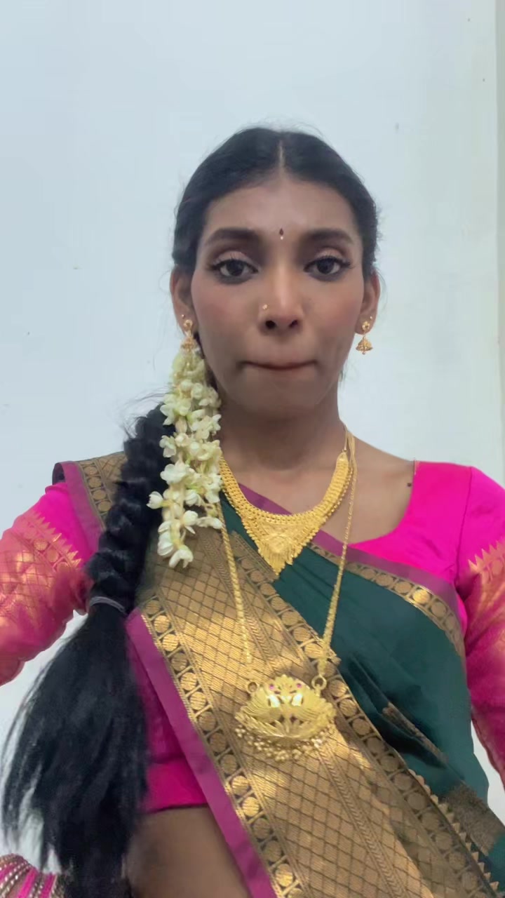 @POOJA🎀