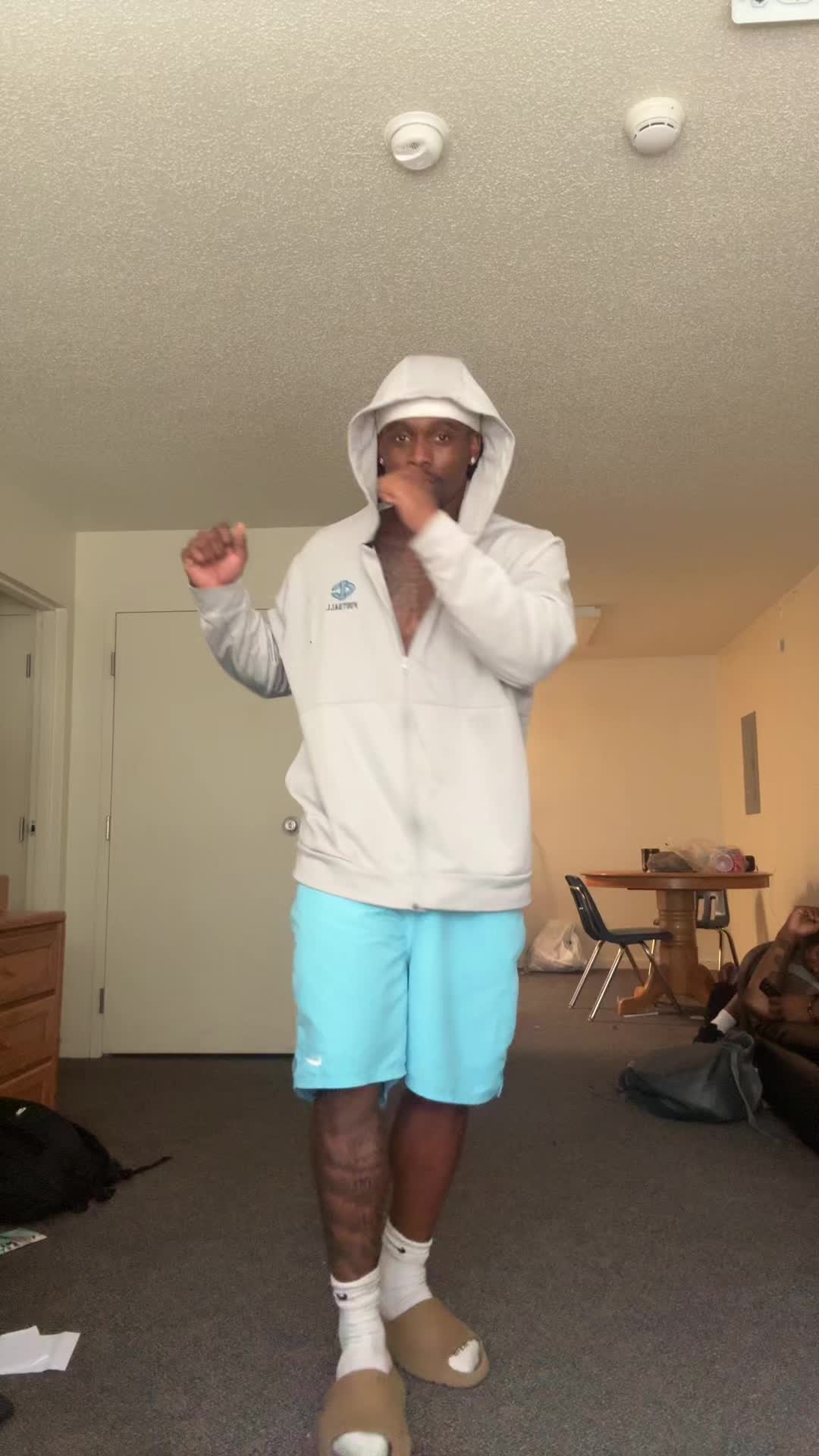 @J5🚶🏽&zwj;♂️