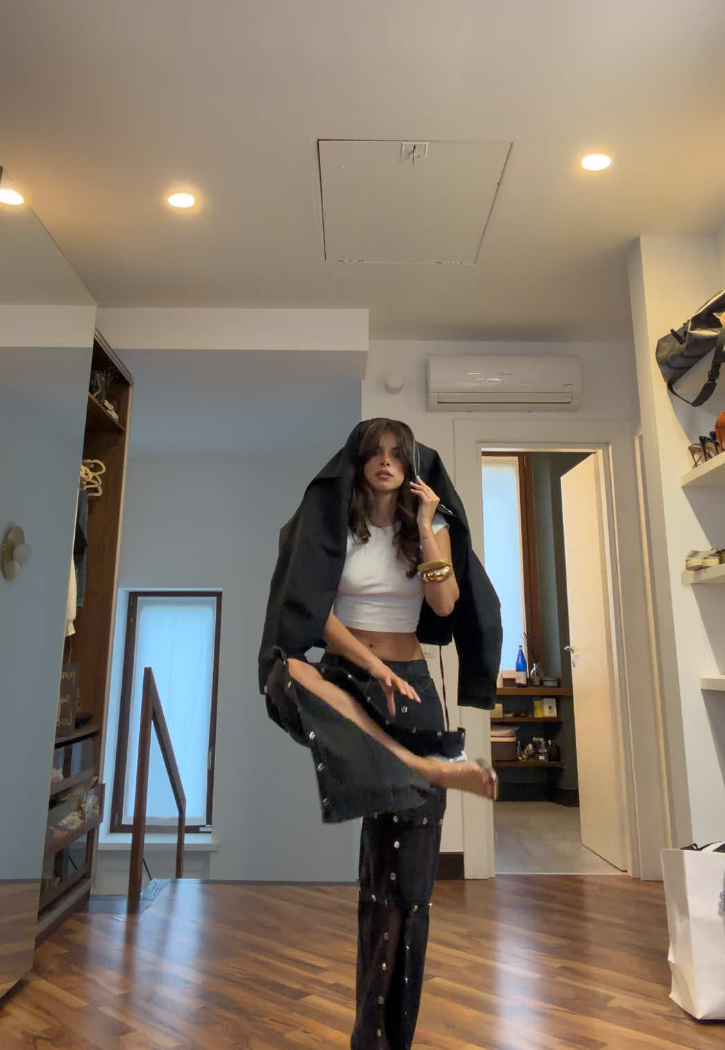 @F.