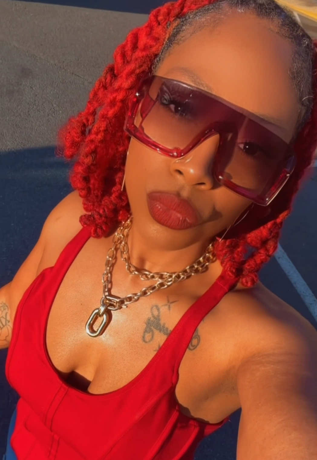 @Paris_Is_She