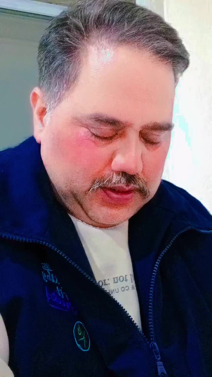 @,:",:"p;:r..e.:e.,;t#*🤟🤟