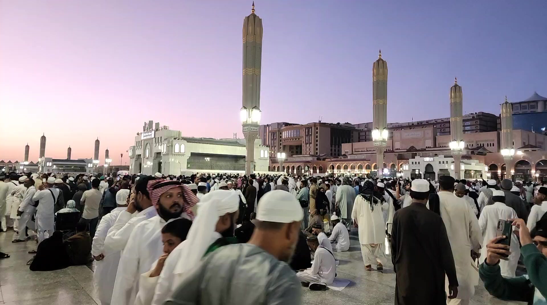 @عدنان بے ہوش