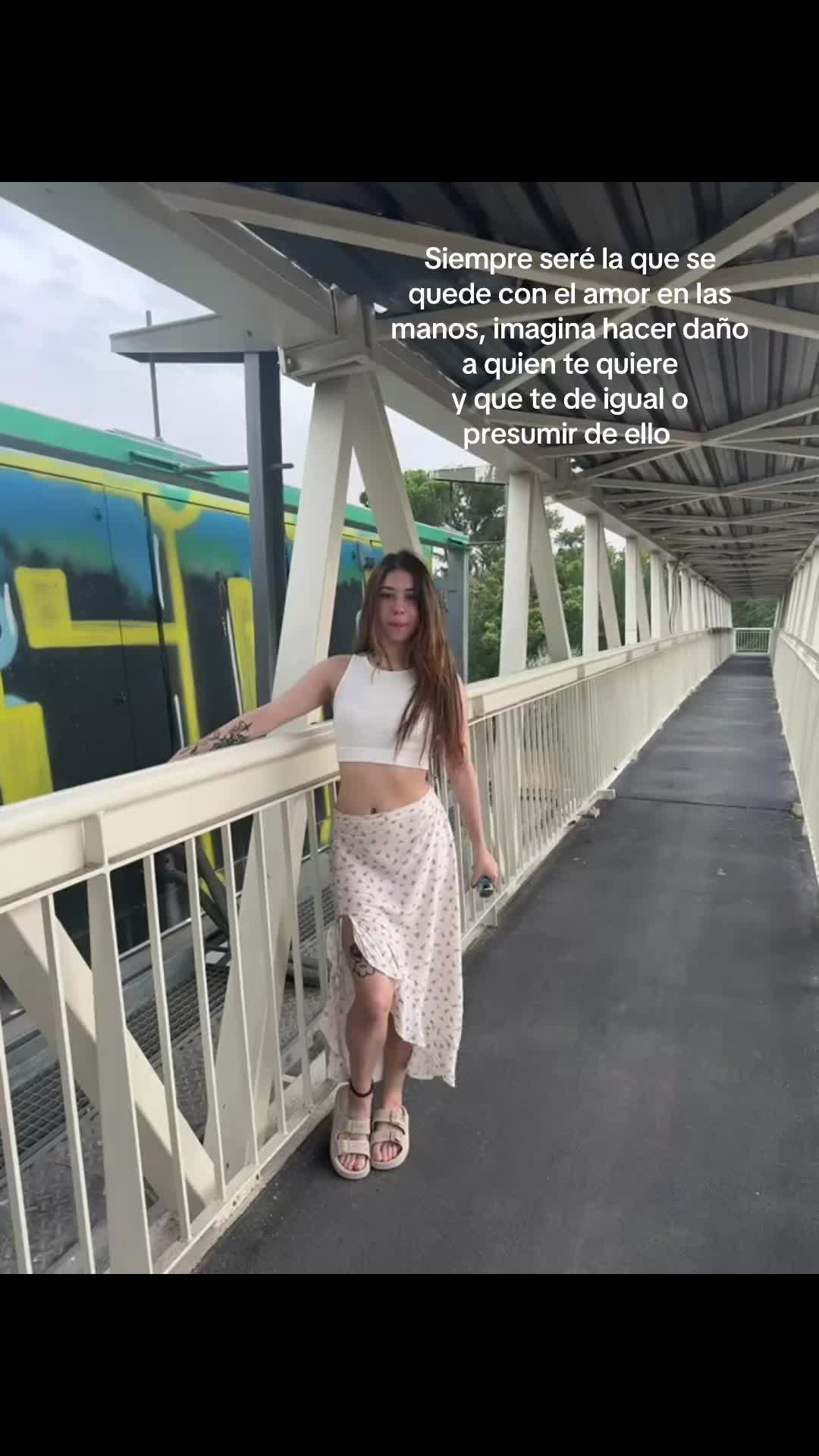 @⃟
