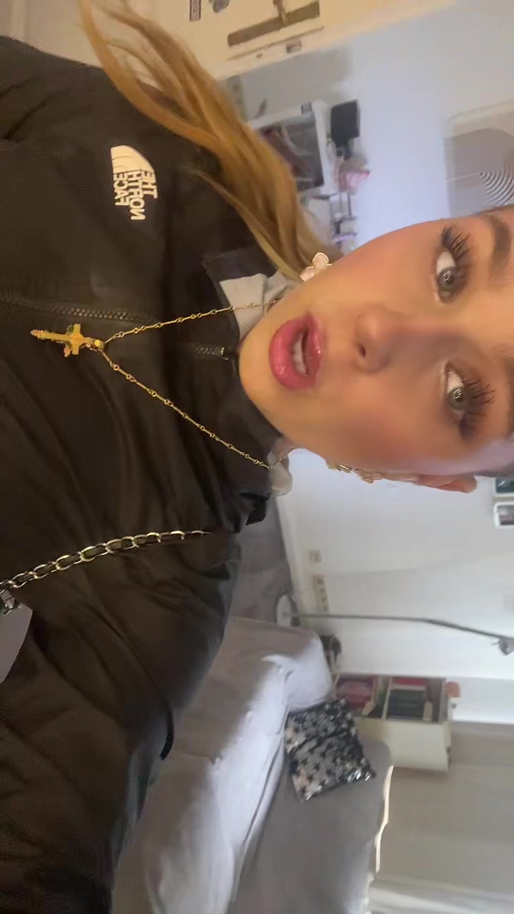 @Neele