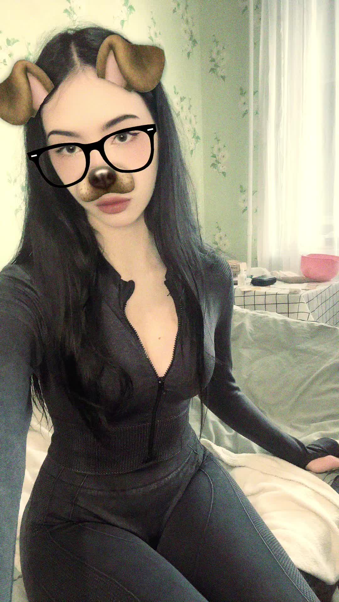 @rei)