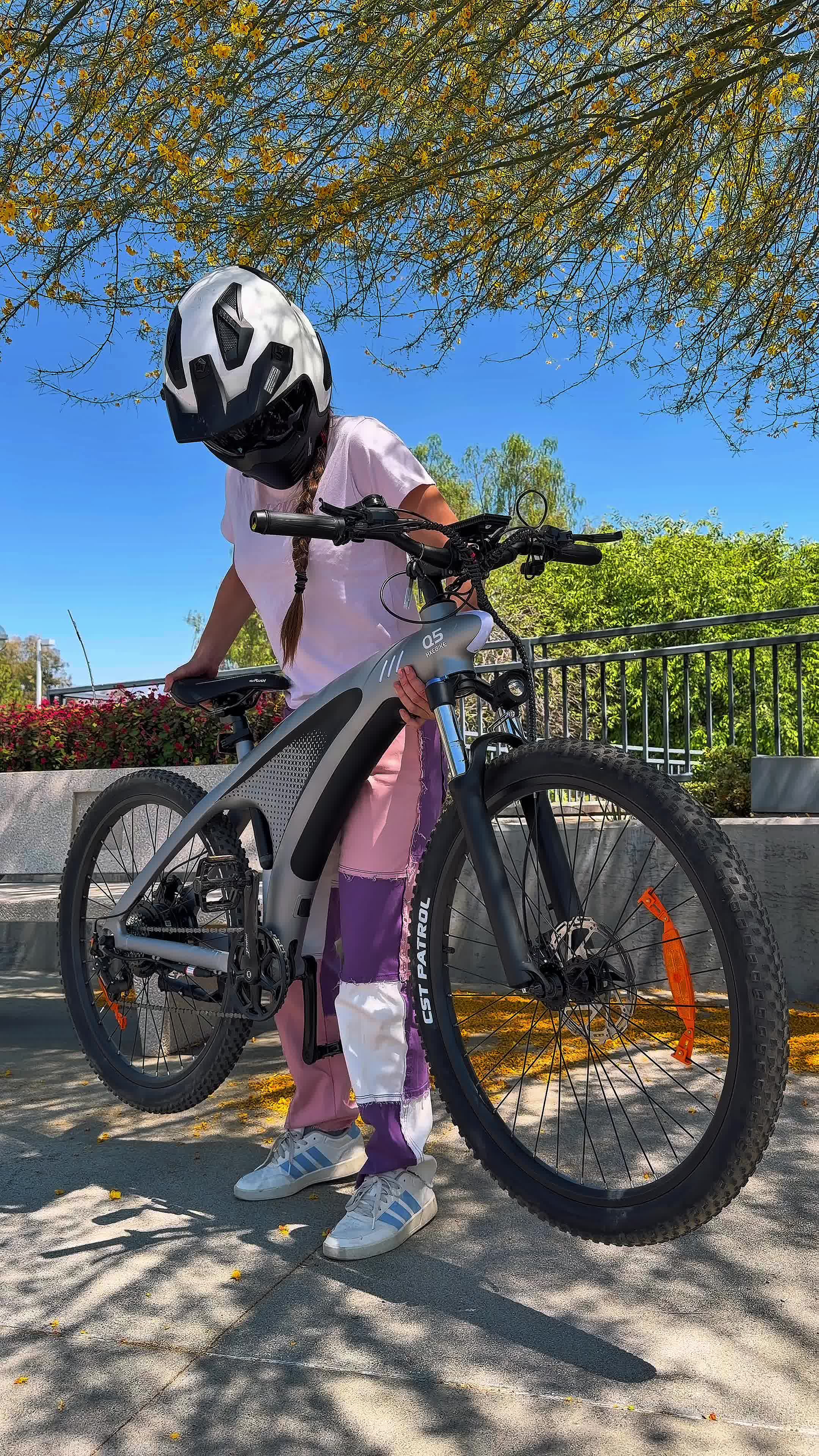 @avi_rides