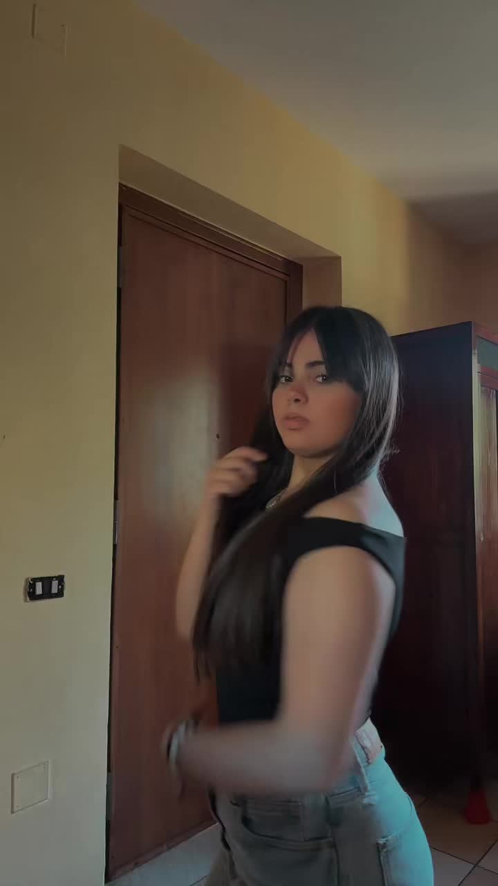 @Rosy_09