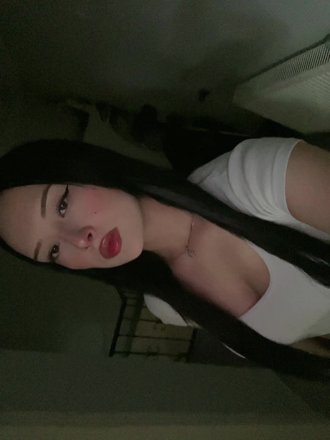 @llhe8na_